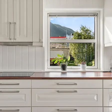 Arctic Homes - Tromsdalen, Parking, View, Fireplace 度假居 特罗姆瑟