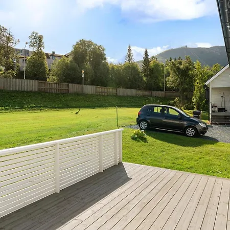 Arctic Homes - Tromsdalen, Parking, View, Fireplace 度假居