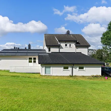 Holiday home Arctic Homes - Tromsdalen, Parking, View, Fireplace