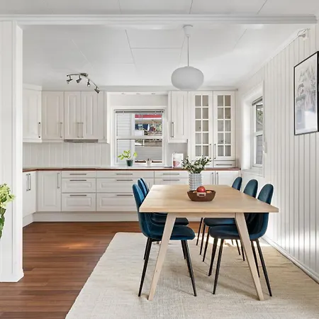Arctic Homes - Tromsdalen, Parking, View, Fireplace Holiday home Tromso