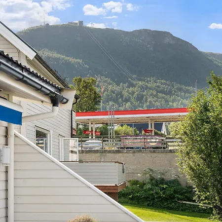 Arctic Homes - Tromsdalen, Parking, View, Fireplace Tatil Evi